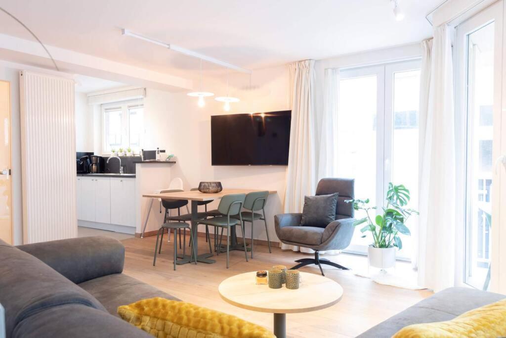 A Bien Venue - Modern Appartement, 50M Van Zee Knokke-Heist Exteriör bild